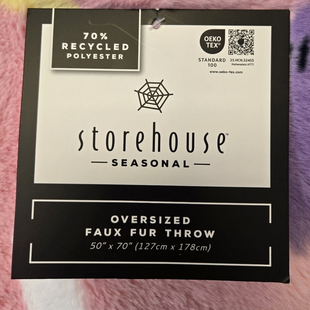 Storehouse Ghost Oversized Faux Fur Throw Blanket Pink - Picture 4 of 5